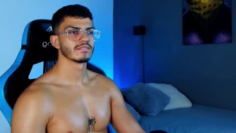 Snapshot of axel_stein03 chatting on February 4, 6:46 am axel stein NEW ACCOUNT online show from February 4, 6:46 am