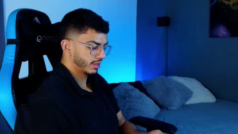 Snapshot of axel_stein03 chatting on February 5, 2:19 am axel stein NEW ACCOUNT online show from February 5, 2:19 am