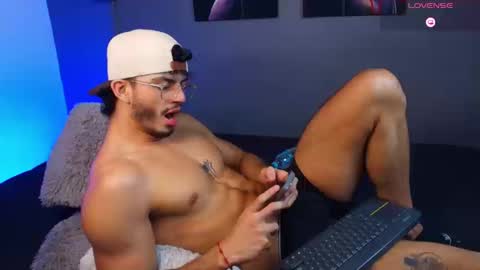 Snapshot of axel_stein03 chatting on September 17, 11:17 pm axel stein NEW ACCOUNT online show from September 17, 11:17 pm