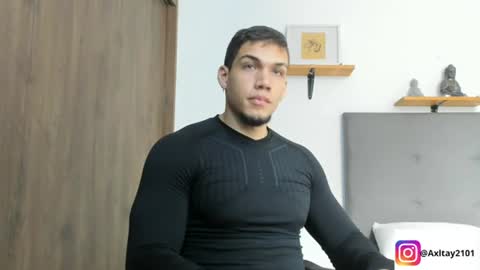 INDEPENDENT MODEL  online show from July 15, 4:45 pm