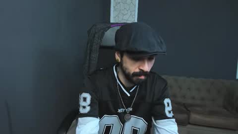 Snapshot of axelcolton chatting on January 9, 11:46 am AxelColton online show from January 9, 11:46 am