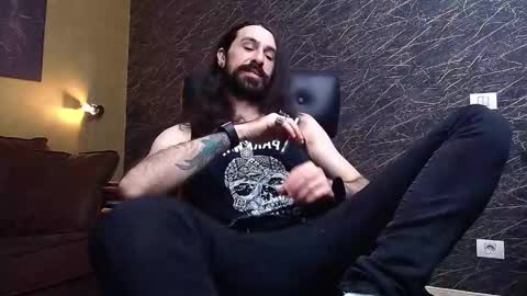 Snapshot of axelcolton chatting on January 15, 11:37 am AxelColton online show from January 15, 11:37 am