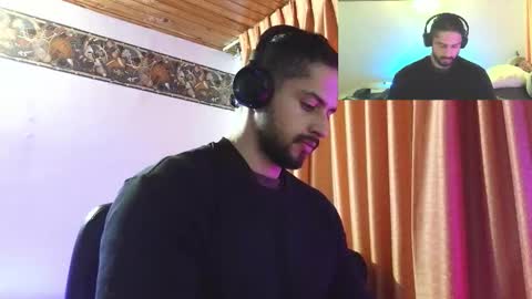 Snapshot of axelcr0ss chatting on October 3, 1:57 am axelcr0ss online show from October 3, 1:57 am