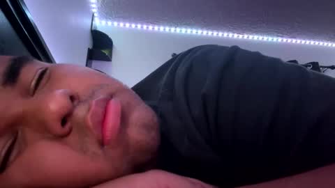 Snapshot of axelfigueroa2 chatting on October 17, 4:37 am axelfigueroa2 online show from October 17, 4:37 am