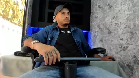 Snapshot of axell_cross2 chatting on October 25, 4:57 pm Axell Cross2 online show from October 25, 4:57 pm