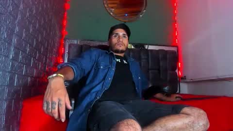 Snapshot of axell_cross2 chatting on October 29, 1:19 am Axell Cross2 online show from October 29, 1:19 am