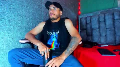 Snapshot of axell_cross2 chatting on November 12, 1:39 am Axell Cross2 online show from November 12, 1:39 am