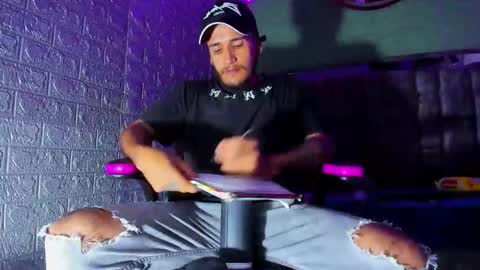 Snapshot of axell_cross2 chatting on December 18, 7:53 pm Axell Cross2 online show from December 18, 7:53 pm