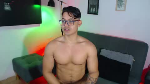 axell online show from June 23, 1:09 pm