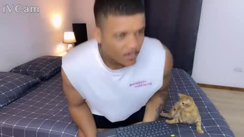 Snapshot of axelldasilva chatting on March 9, 12:10 am AXEL DA SILVA online show from March 9, 12:10 am