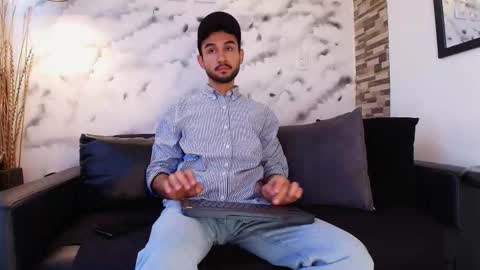 Axel Moon online show from March 4, 9:10 pm