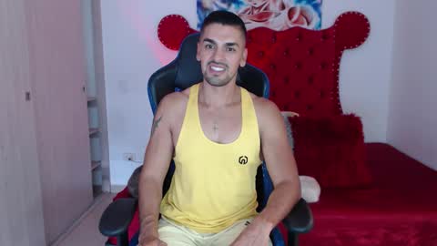 Snapshot of axelwinters_ chatting on February 5, 4:00 pm Axel online show from February 5, 4:00 pm