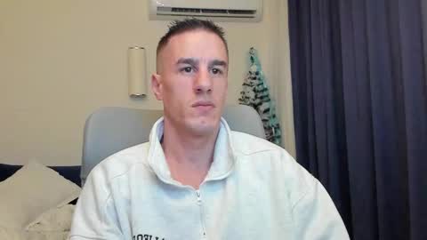 Axl online show from January 11, 4:28 am