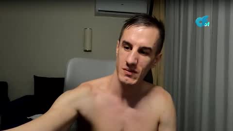 Axl online show from February 17, 3:25 am