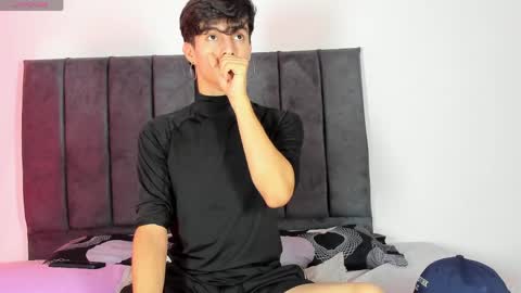 Axxxel  online show from April 16, 1:50 am