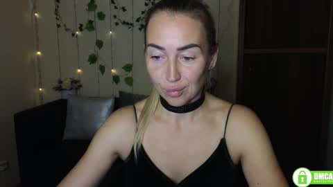 Jully online show from October 11, 5:44 pm