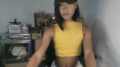 Snapshot of aya_cummer08 chatting on April 2, 6:00 am aya_cummer08 online show from April 2, 6:00 am