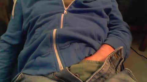 Snapshot of aydum79 chatting on January 10, 8:27 am aydum79 online show from January 10, 8:27 am