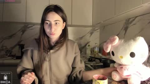 Ayesha online show from February 1, 7:01 pm