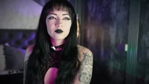 Snapshot of aylen_darkmoor chatting on June 16, 7:05 pm Aylen online show from June 16, 7:05 pm