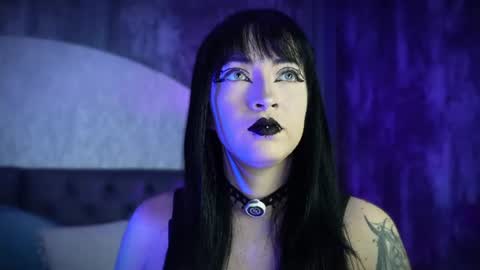 Snapshot of aylen_darkmoor chatting on June 20, 6:33 pm Aylen online show from June 20, 6:33 pm