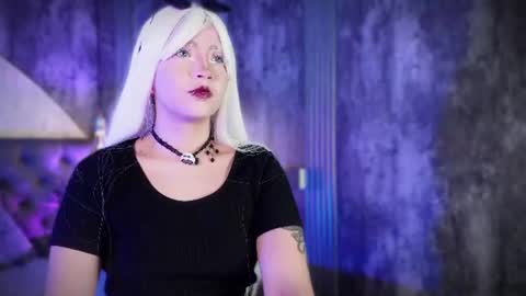 Snapshot of aylen_darkmoor chatting on July 18, 6:23 pm Aylen online show from July 18, 6:23 pm
