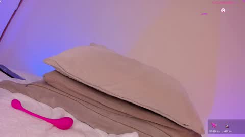Snapshot of aylinnzambrano_ chatting on February 23, 7:11 am Aylin online show from February 23, 7:11 am