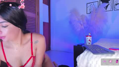 Snapshot of aylinnzambrano_ chatting on September 27, 8:41 am Aylin online show from September 27, 8:41 am