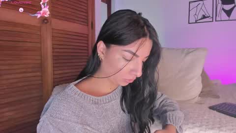 Snapshot of aylinnzambrano_ chatting on October 15, 11:21 am Aylin online show from October 15, 11:21 am