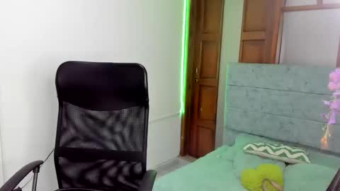 aysha_winxx online show from November 25, 3:50 am