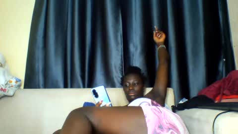 Snapshot of azaelia_iris chatting on June 1, 7:04 pm azaelia_iris online show from June 1, 7:04 pm
