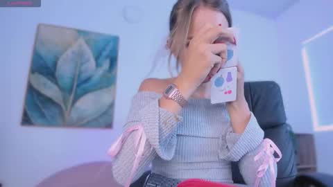 azahaara__ online show from February 22, 6:17 pm