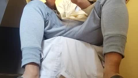 Snapshot of azazbrahem chatting on February 24, 9:43 am azazbrahem online show from February 24, 9:43 am