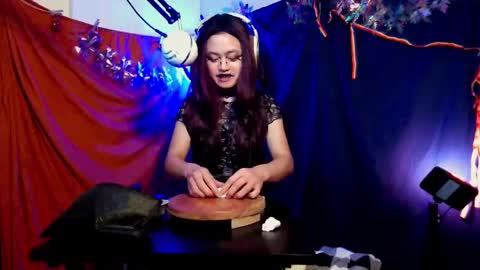 Snapshot of azazelgains chatting on December 7, 6:32 am Azazel online show from December 7, 6:32 am