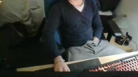 Snapshot of azdert2100 chatting on January 16, 11:09 pm azdert online show from January 16, 11:09 pm