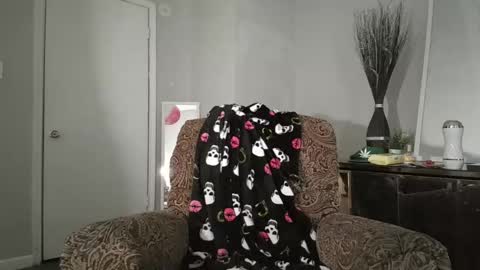 Snapshot of azell19 chatting on January 30, 7:37 pm azell19 online show from January 30, 7:37 pm