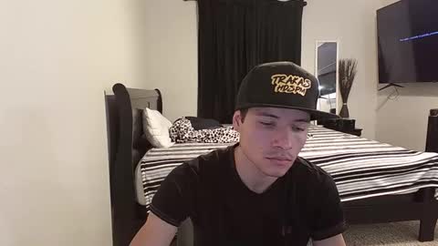 Snapshot of azell19 chatting on March 9, 1:04 am azell19 online show from March 9, 1:04 am