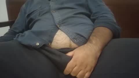 Snapshot of azizou83 chatting on November 12, 12:33 am azizou83 online show from November 12, 12:33 am