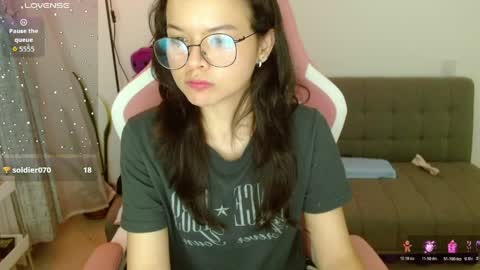Snapshot of azu_chan chatting on May 28, 1:14 am Azu online show from May 28, 1:14 am