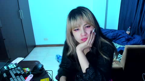 Azu Moure online show from January 10, 10:50 am