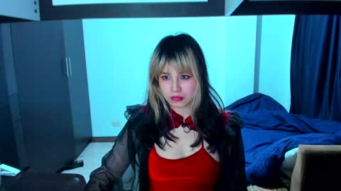 Azu Moure online show from January 12, 8:04 am