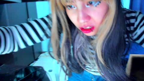 Azu Moure online show from January 19, 11:34 am