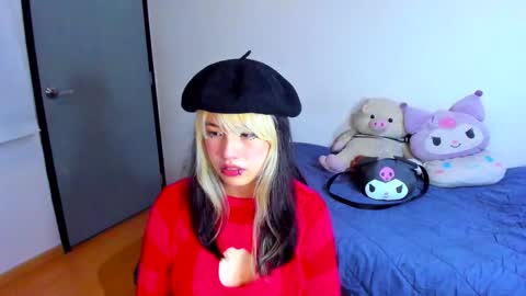 Azu Moure online show from February 19, 7:06 am