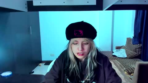 Azu Moure online show from March 7, 10:24 am