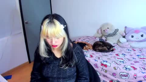 Azu Moure online show from March 11, 11:33 am