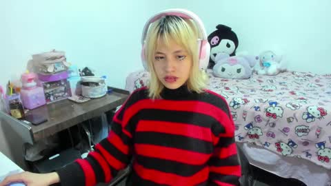 Azu Moure online show from September 19, 6:59 am