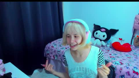 Azu Moure online show from February 13, 2:51 am