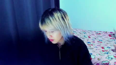 Azu Moure online show from August 7, 2:46 am