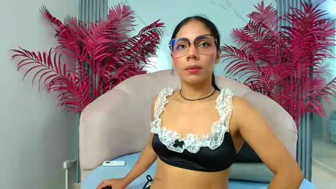 Snapshot of azulmaveric chatting on March 2, 8:37 pm AZUL online show from March 2, 8:37 pm