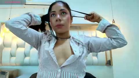 Snapshot of azulmaveric chatting on June 9, 8:31 pm AZUL online show from June 9, 8:31 pm